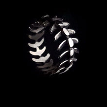 Load image into Gallery viewer, Vertebrae ring
